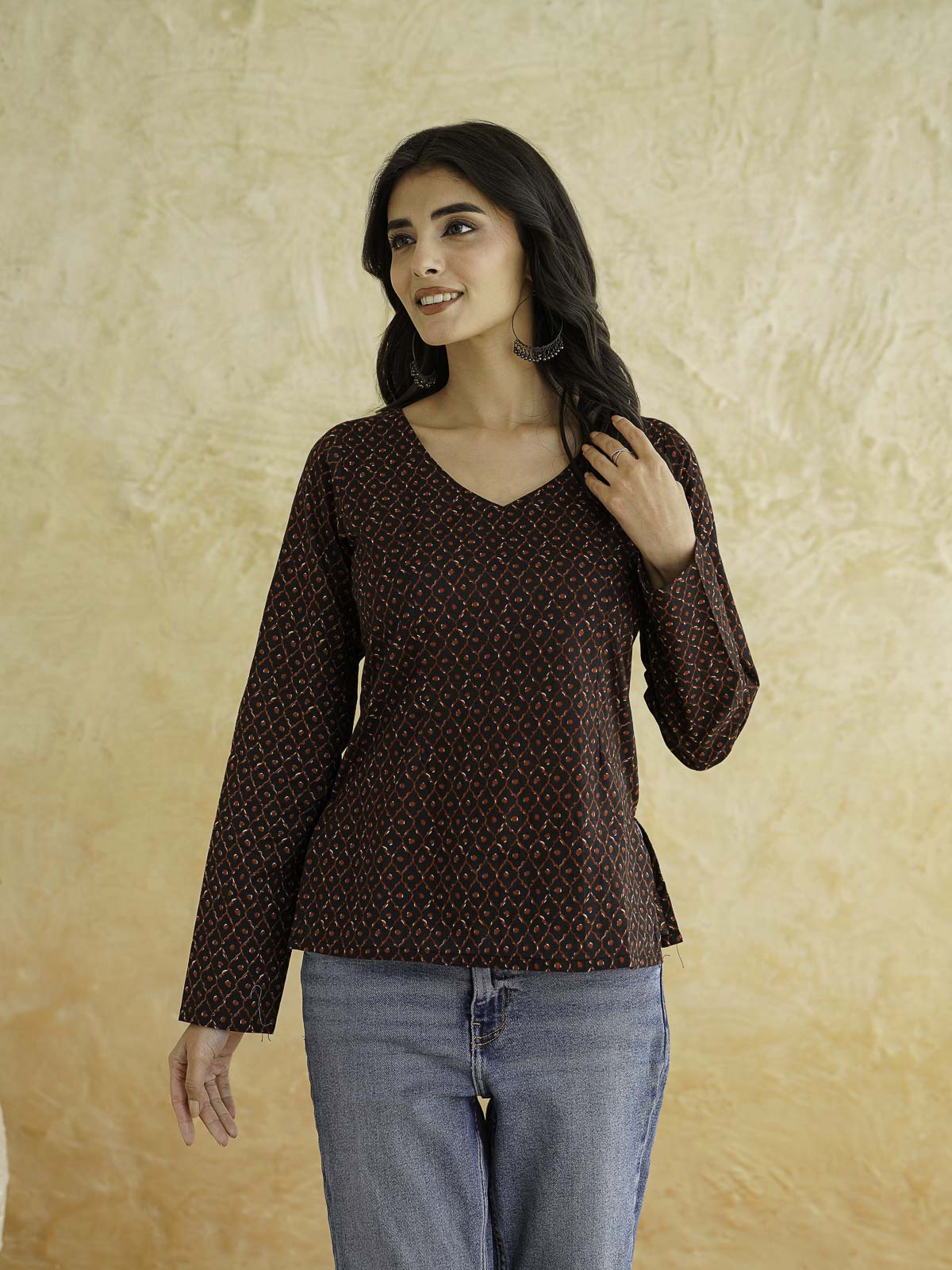 Full Sleeve Cotton Printed Classic Vee Top Black