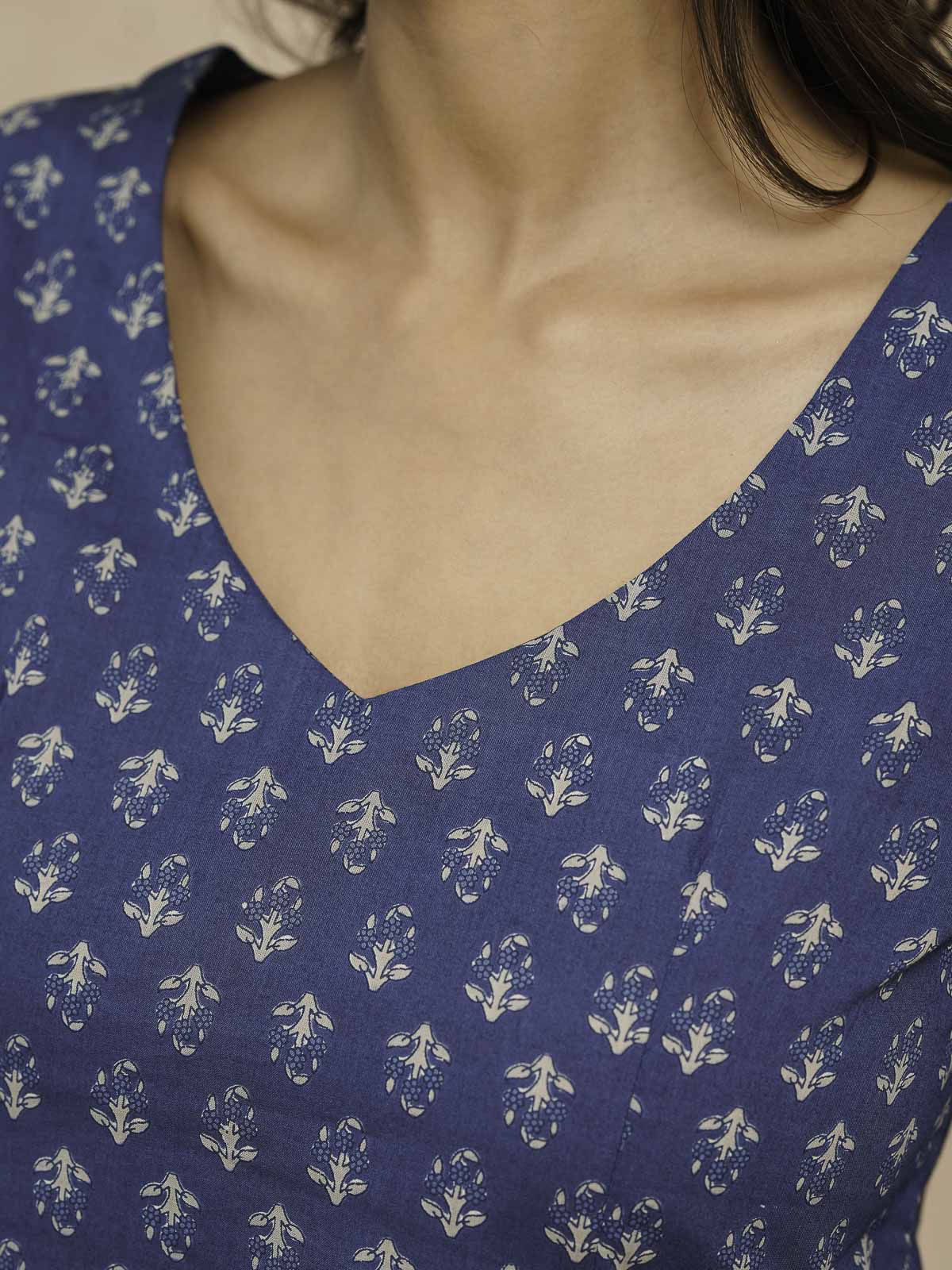 Full Sleeve Cotton Printed Classic Vee Top Blue Indigo Flower
