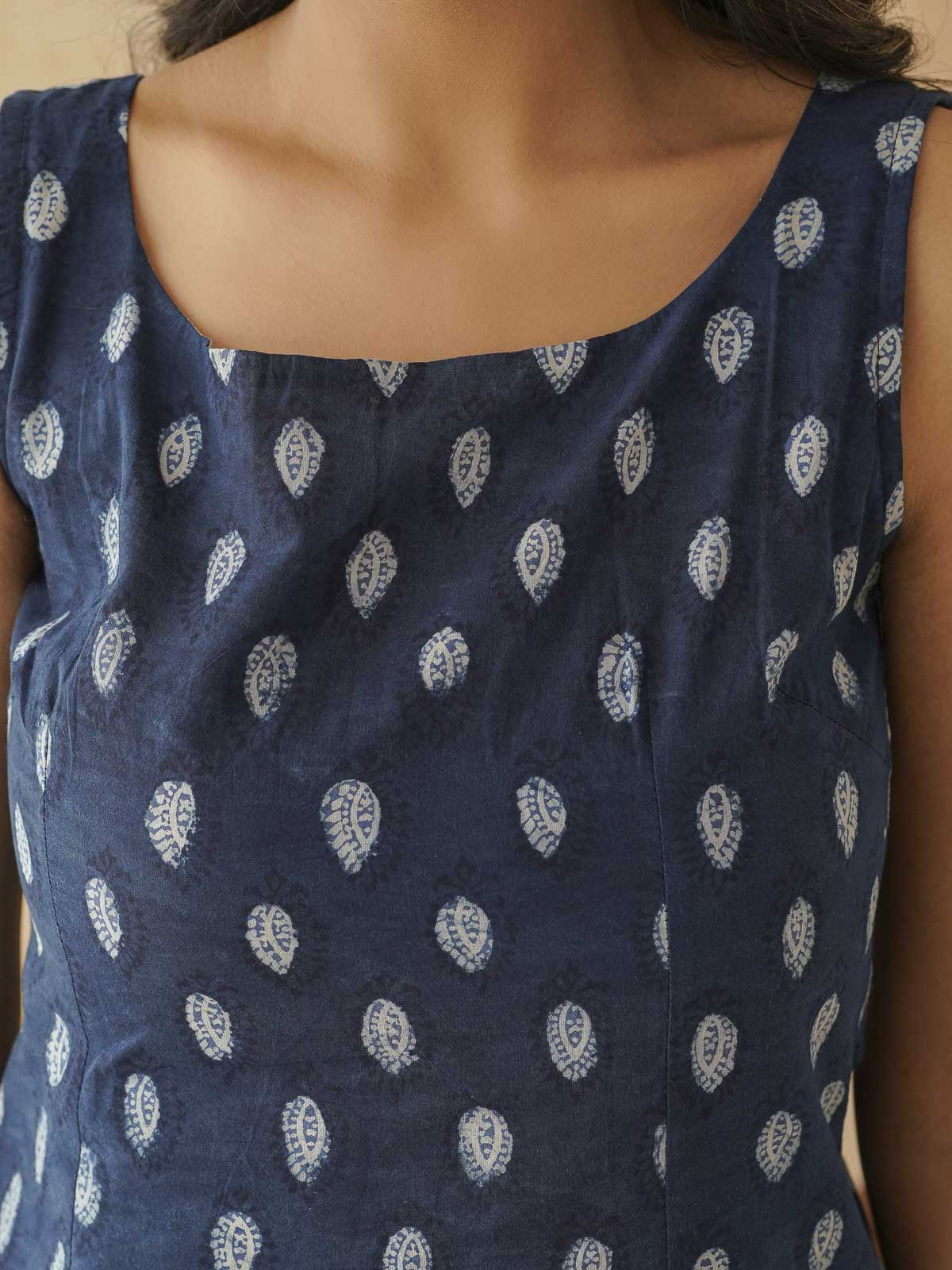 Cotton Printed Stylish Backless Tie-up Kurti Indigo