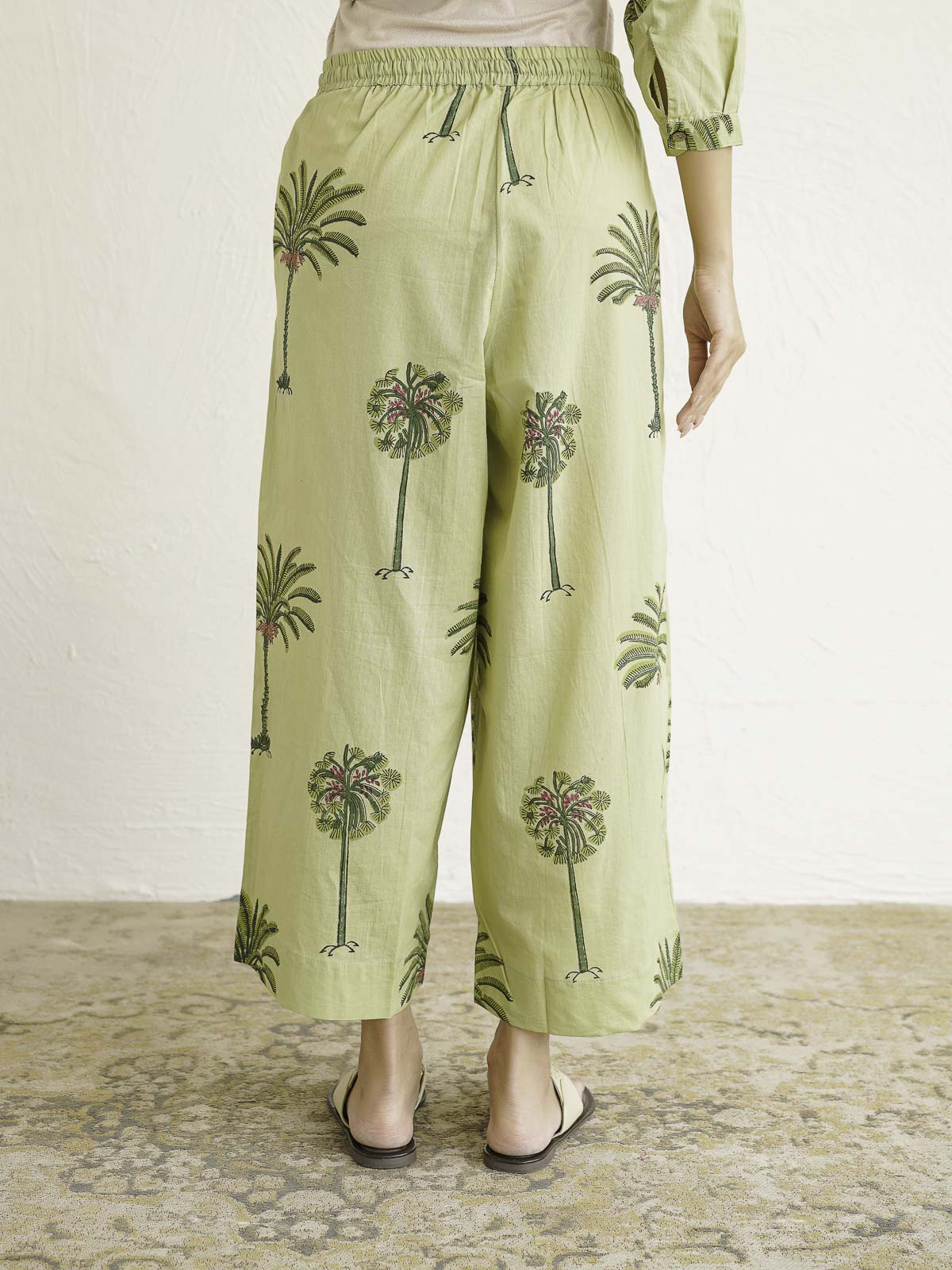 Women Ethnic Motifs Printed Cotton Pleat Set Green Tree