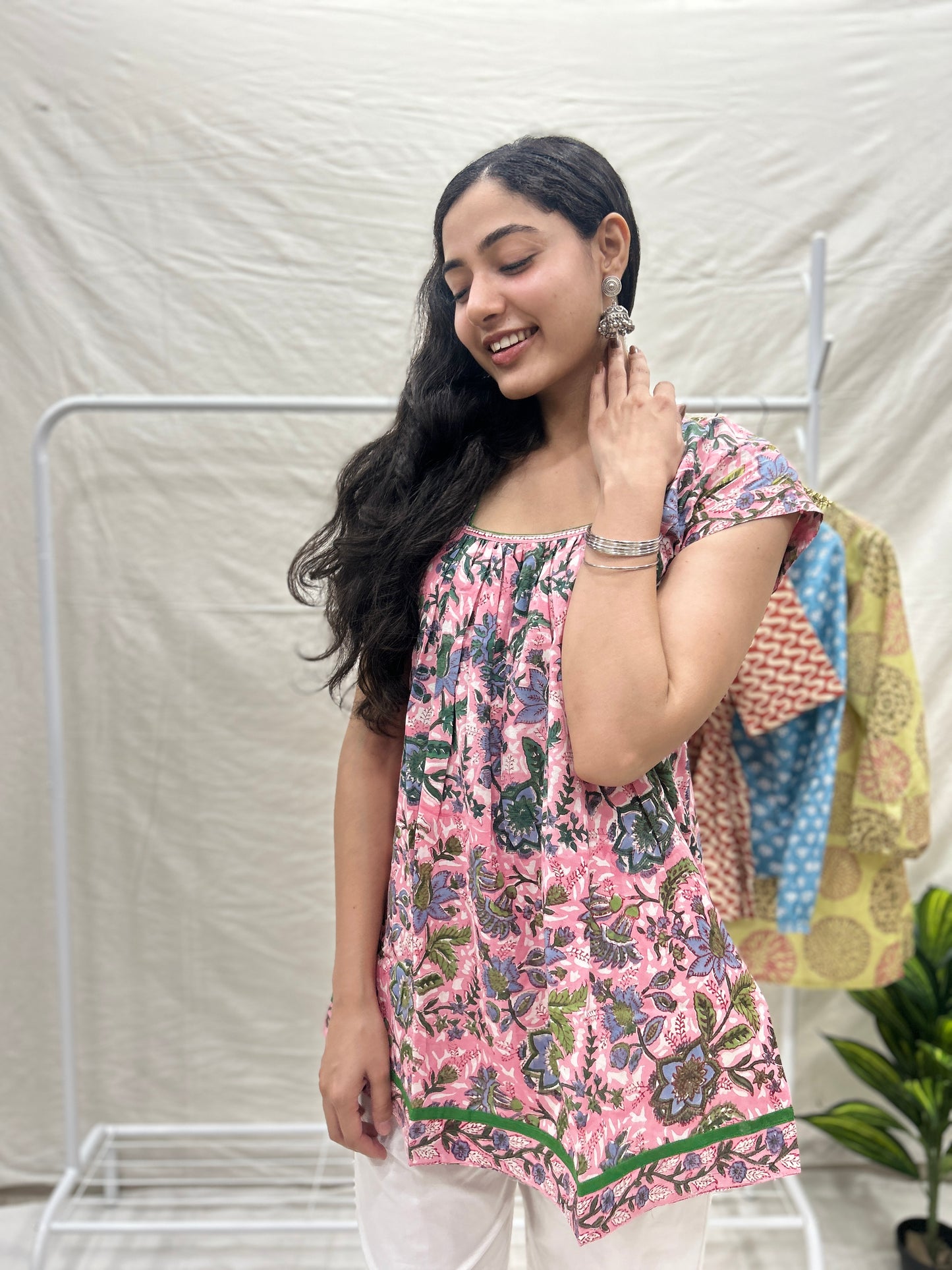 Square neck kurti pink - Goodhand