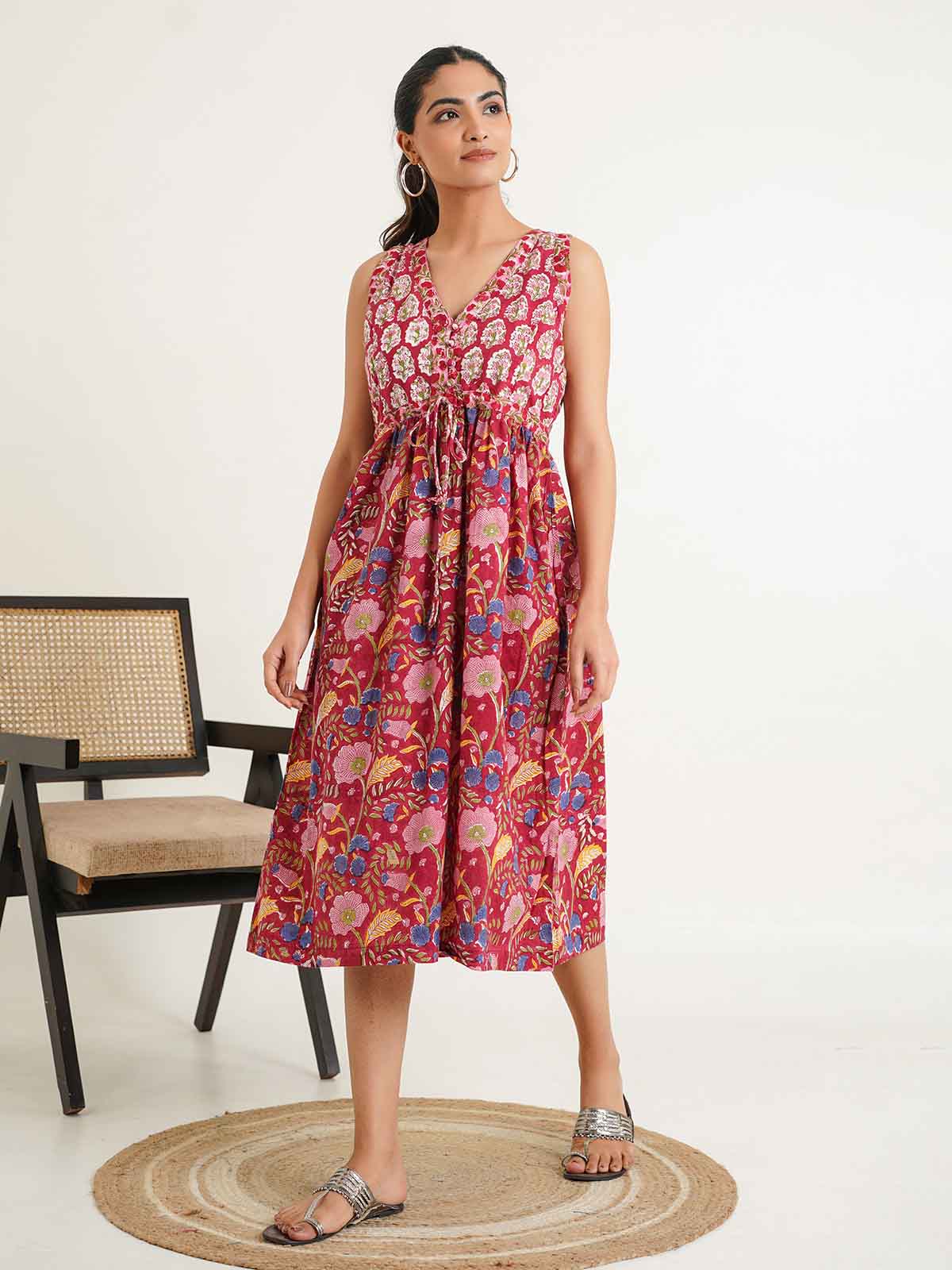 V-Neck Sleeveless Midi Aisha Dress Red