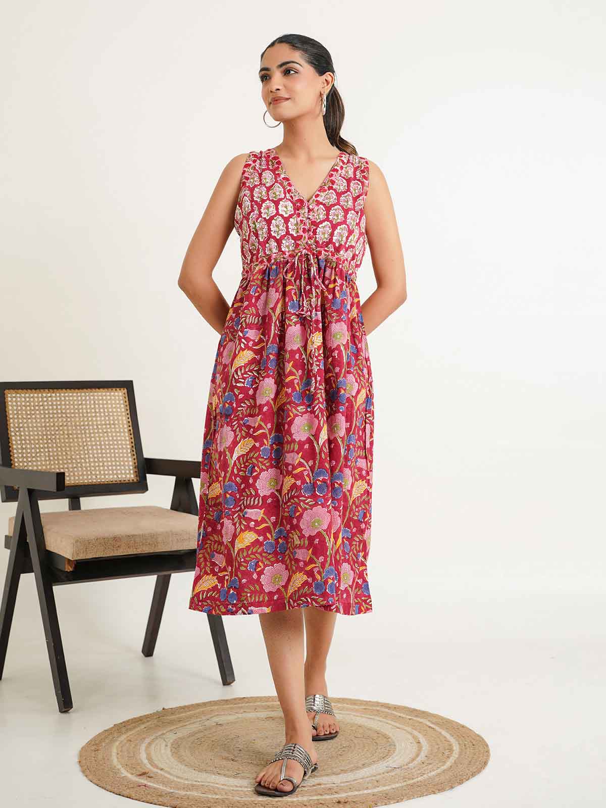V-Neck Sleeveless Midi Aisha Dress Red