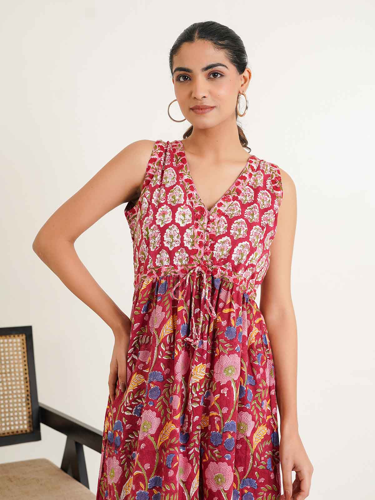 V-Neck Sleeveless Midi Aisha Dress Red