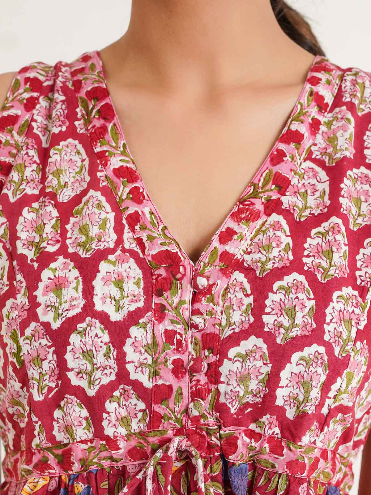 V-Neck Sleeveless Midi Aisha Dress Red