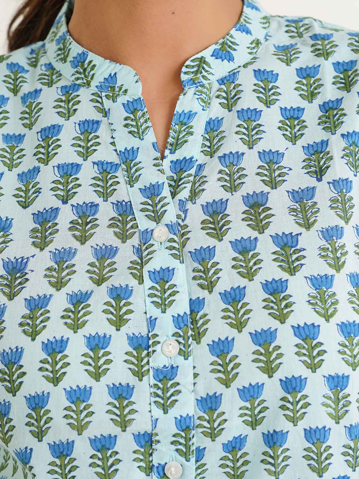 Sleeveless cotton Top With Buttons Light Blue