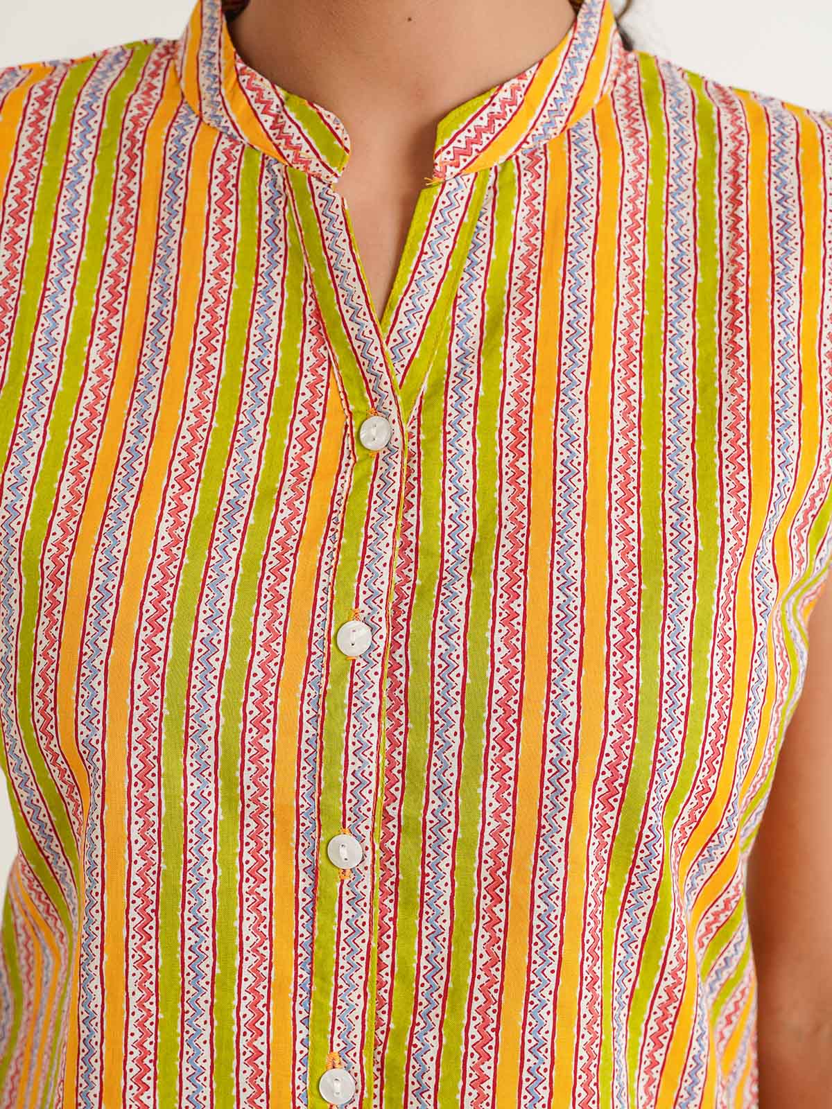 Sleeveless cotton Top With Buttons Multicolor