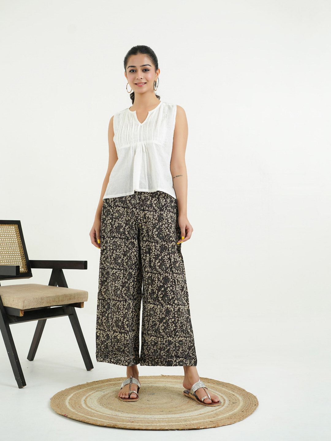 Relaxed Cotton Pintucks Zubi Pant Brown