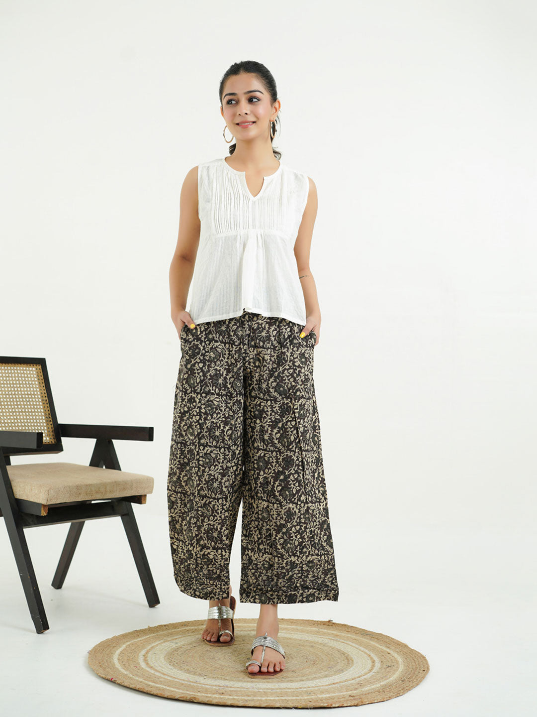 Relaxed Cotton Pintucks Zubi Pant Brown