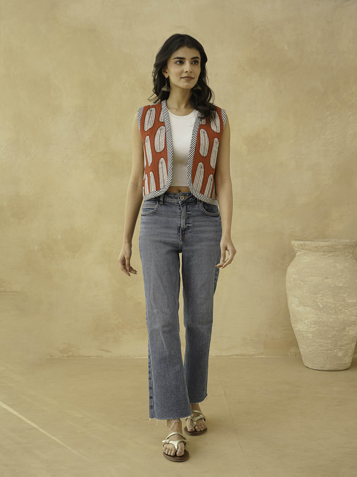 Cotton Printed Crop Sleeveless Quilted Jacket Red