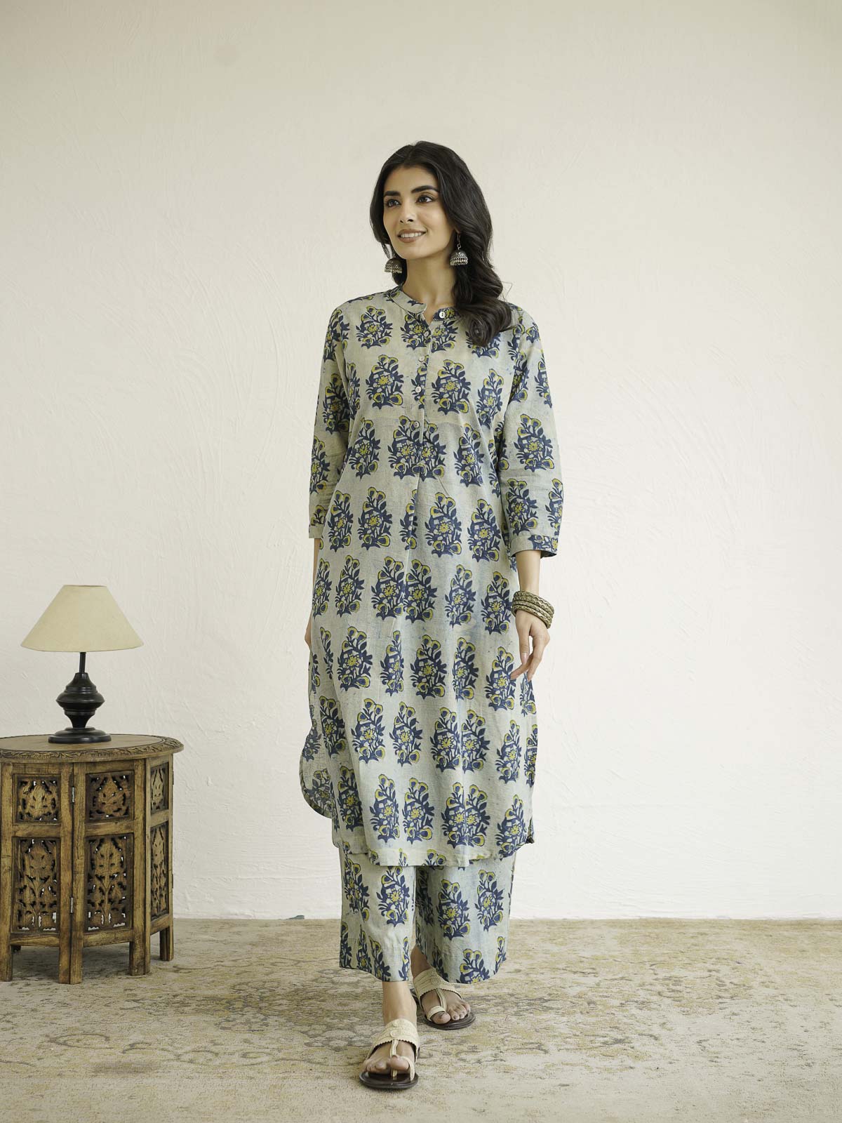 Women Ethnic Motifs Printed Cotton Pleat Set Indigo Boota