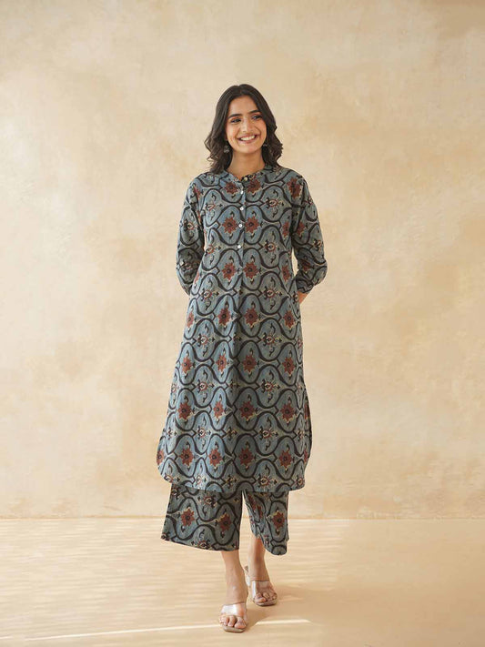 Women Ethnic Motifs Printed Cotton Pleat Set Grey