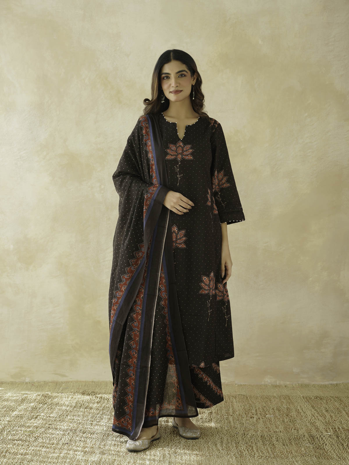 Cotton Printed Aline Geet Kurta Set For Women Black Lotus