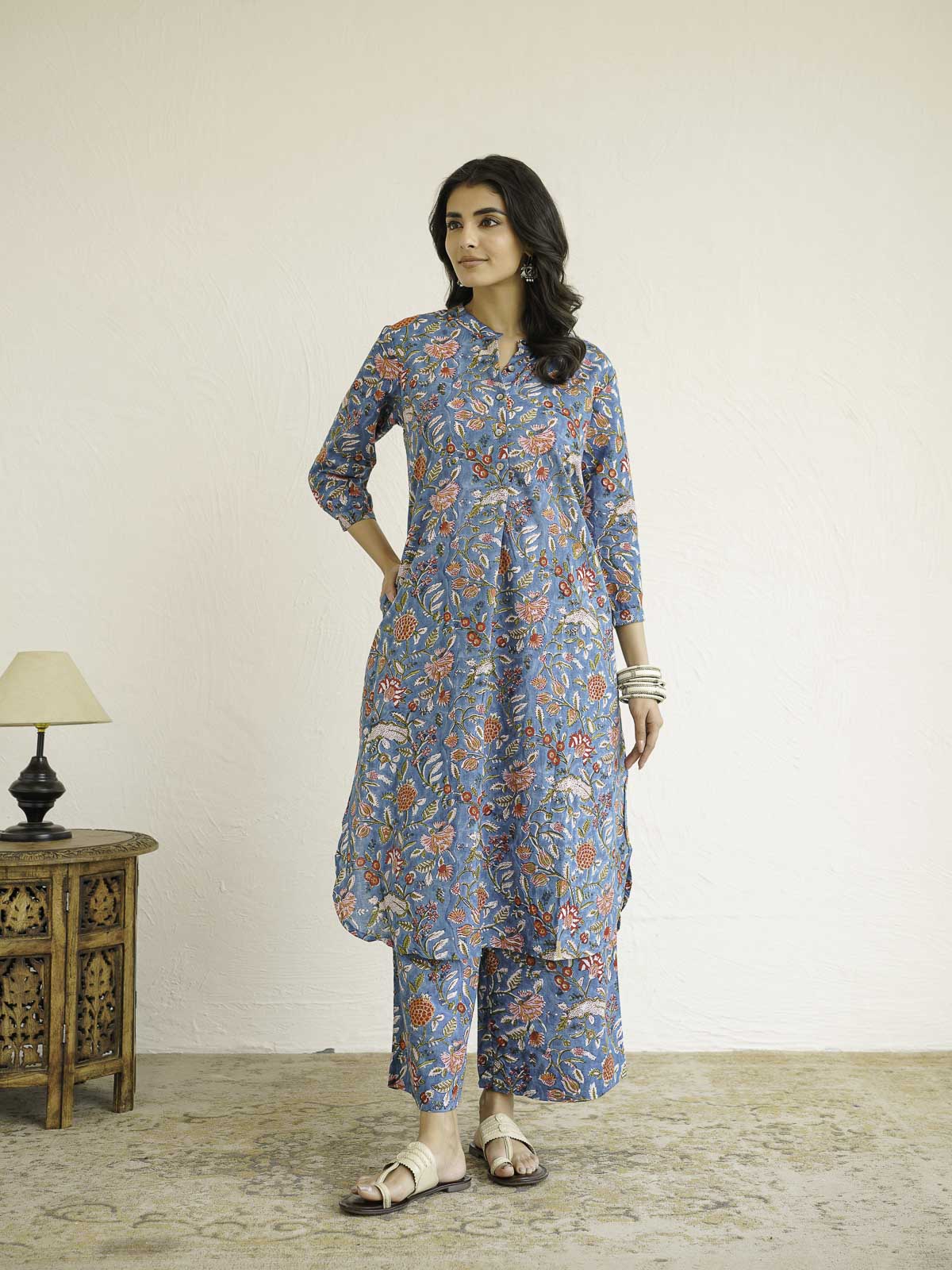 Women Ethnic Motifs Printed Cotton Pleat Set Blue Jaal