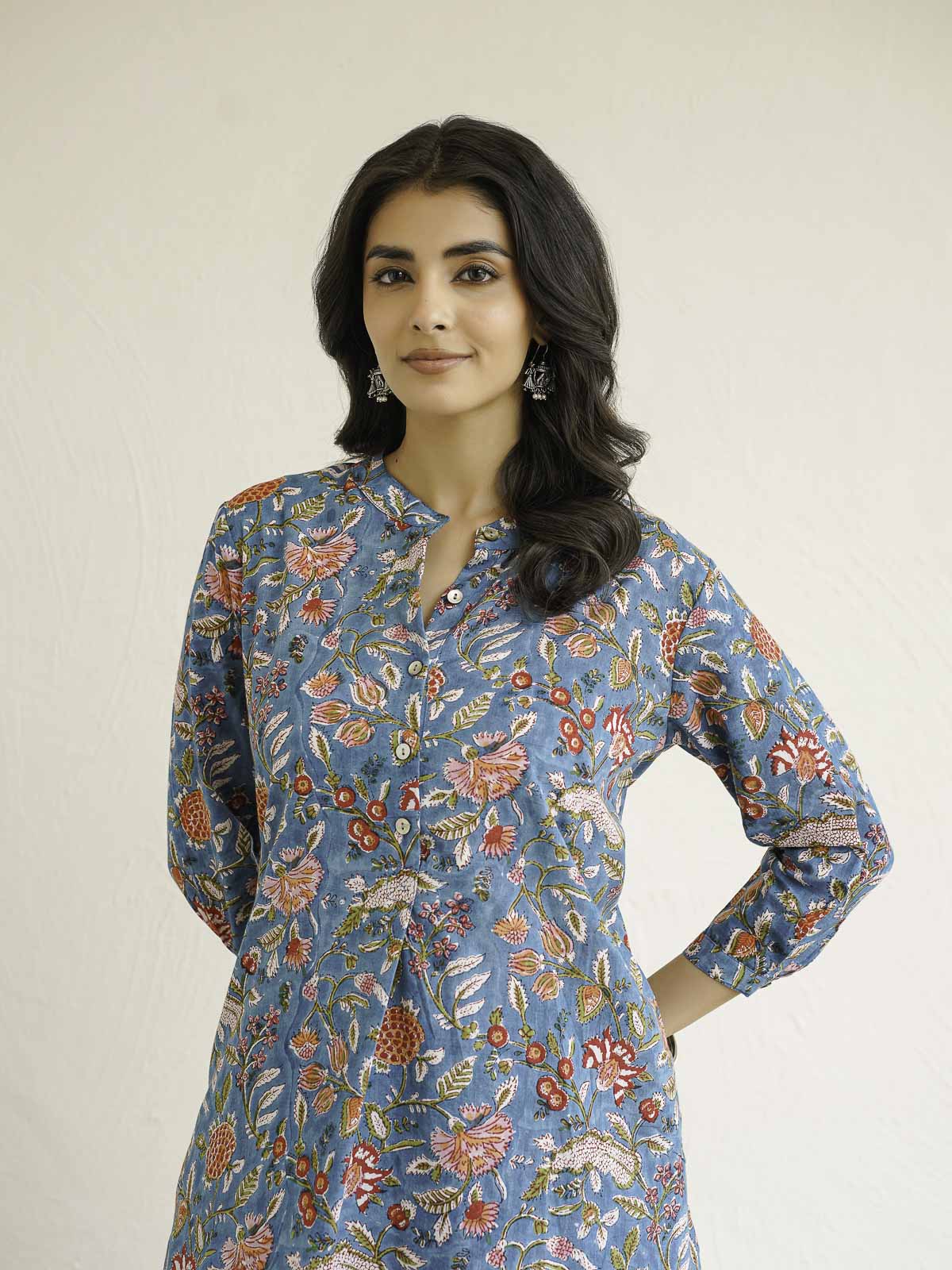 Women Ethnic Motifs Printed Cotton Pleat Set Blue Jaal
