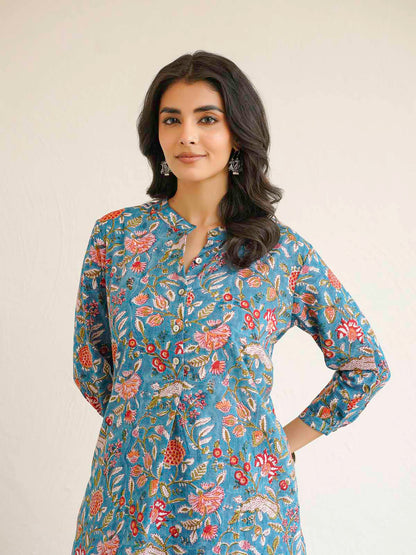 Women Ethnic Motifs Printed Cotton Pleat Set Blue Jaal
