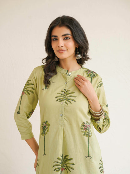 Women Ethnic Motifs Printed Cotton Pleat Set Green Tree