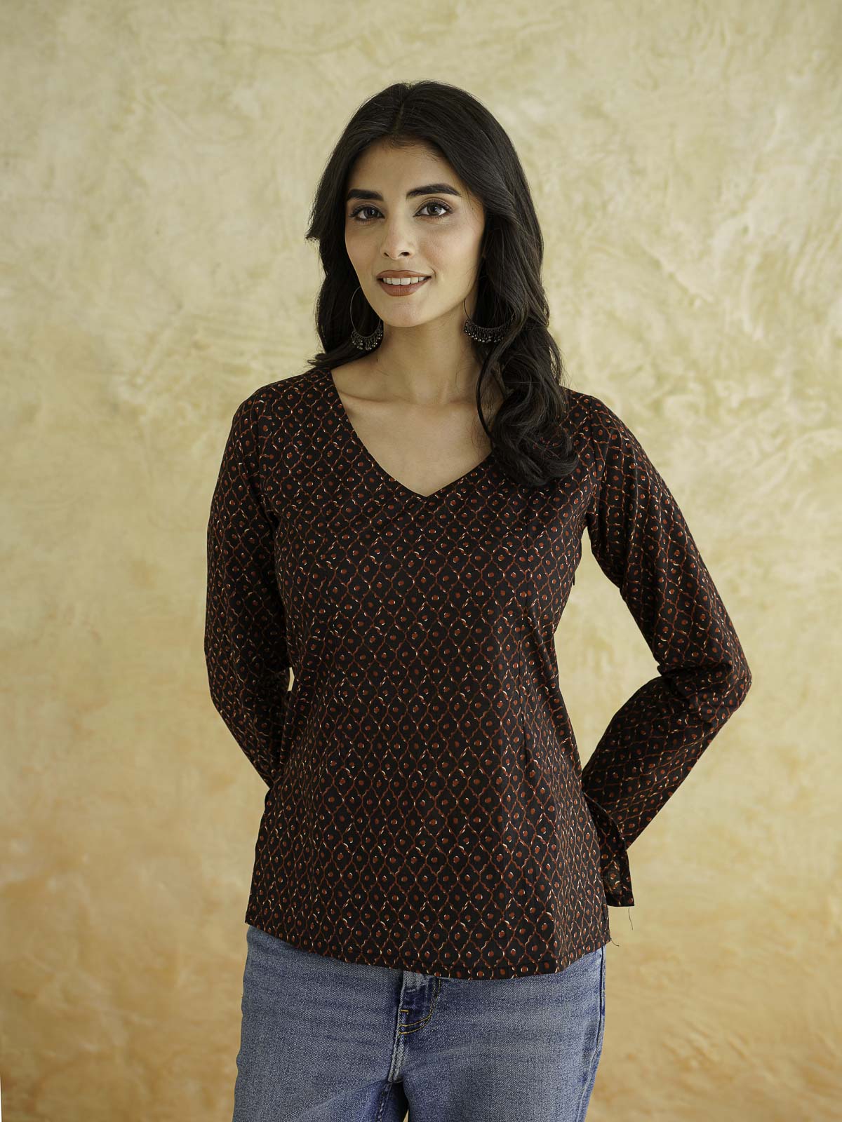 Full Sleeve Cotton Printed Classic Vee Top Black