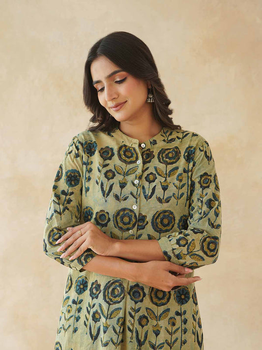 Women Ethnic Motifs Printed Cotton Pleat Set Beige
