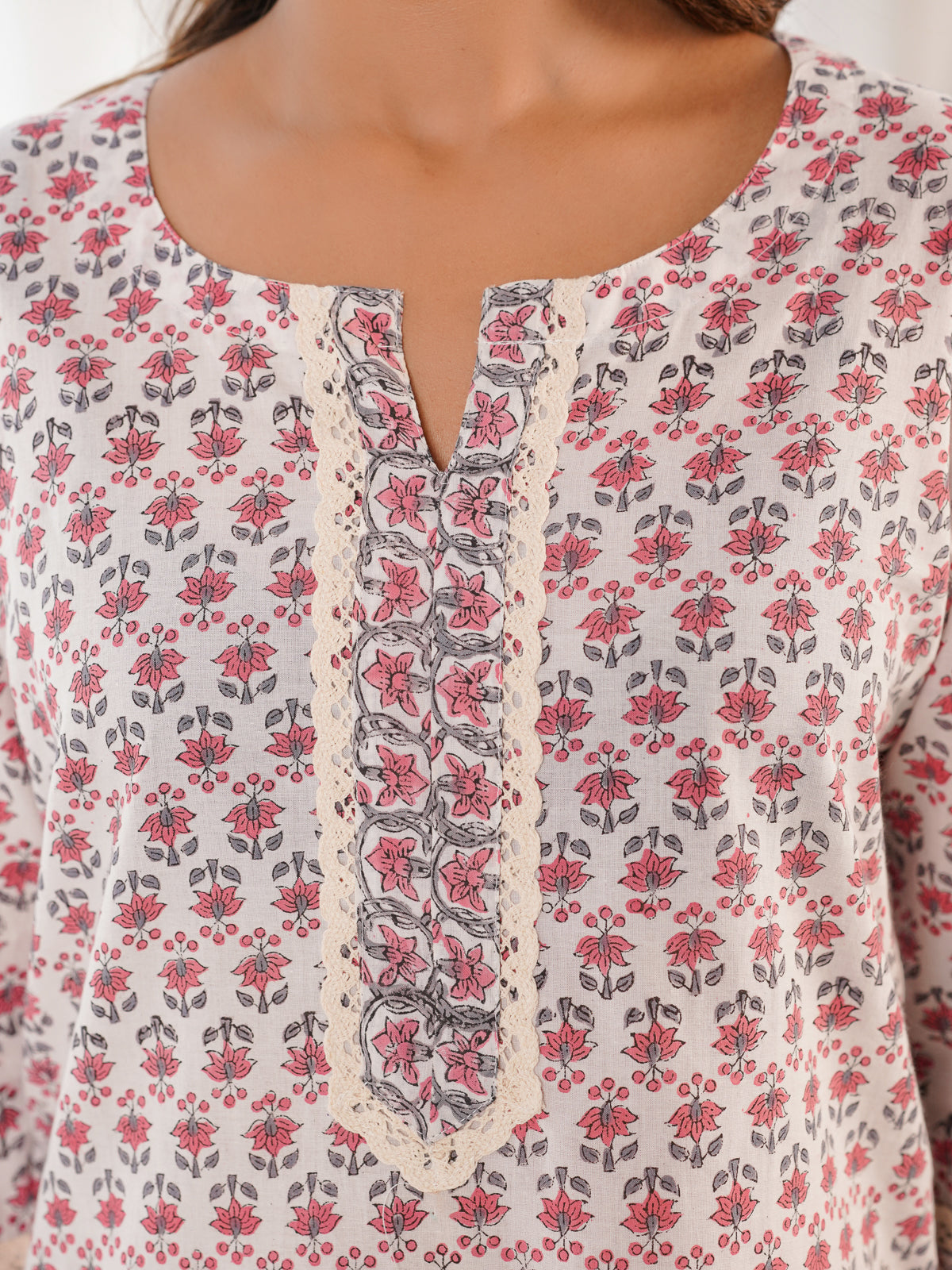 Block-Printed Cotton Zoya Kurti White Booty