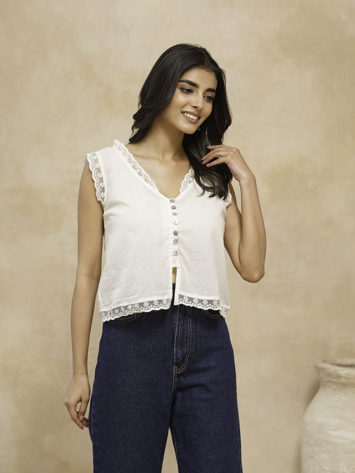 Sleeveless Cotton Printed Daisy Lace Top White