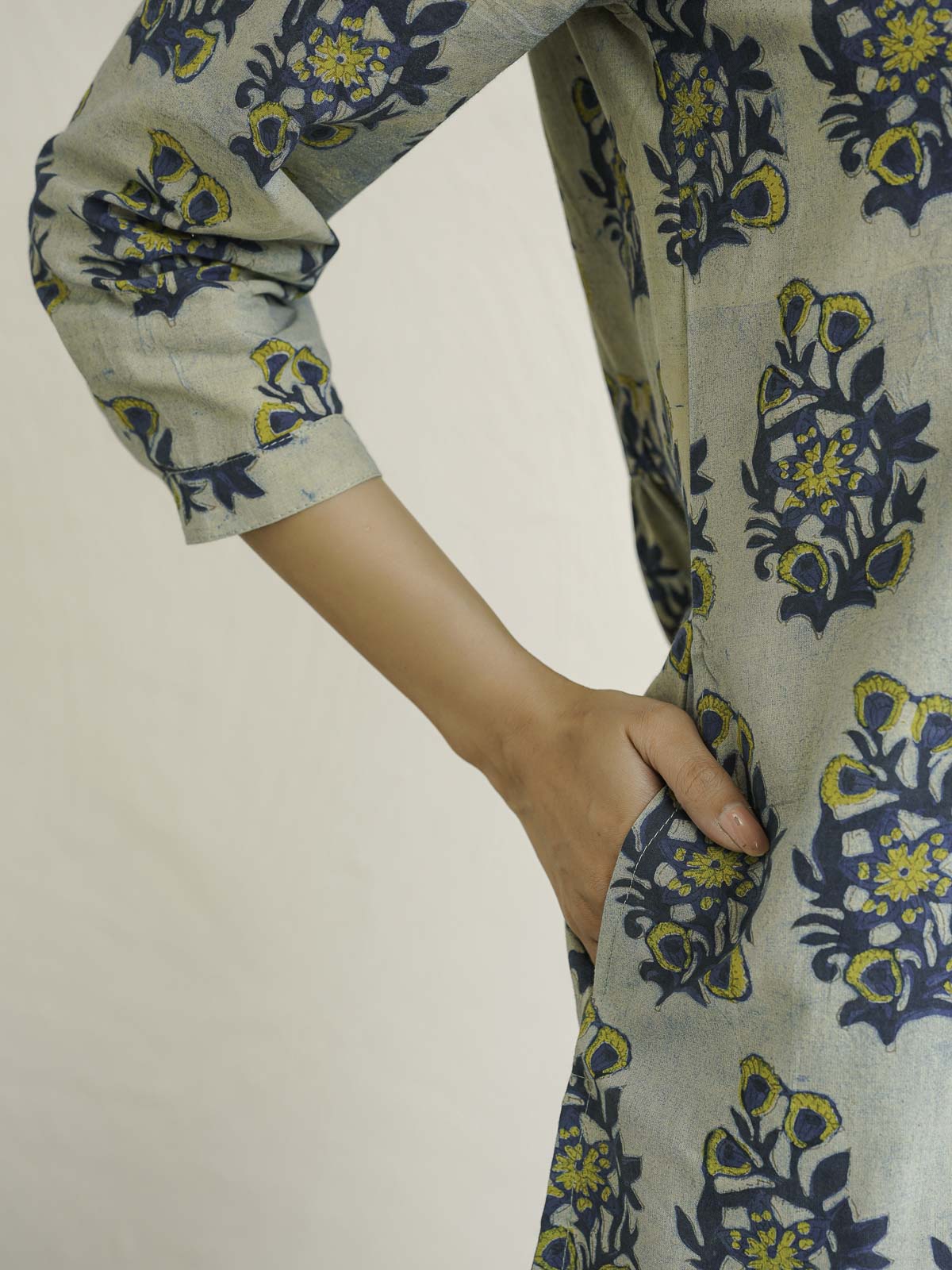 Women Ethnic Motifs Printed Cotton Pleat Set Indigo Boota