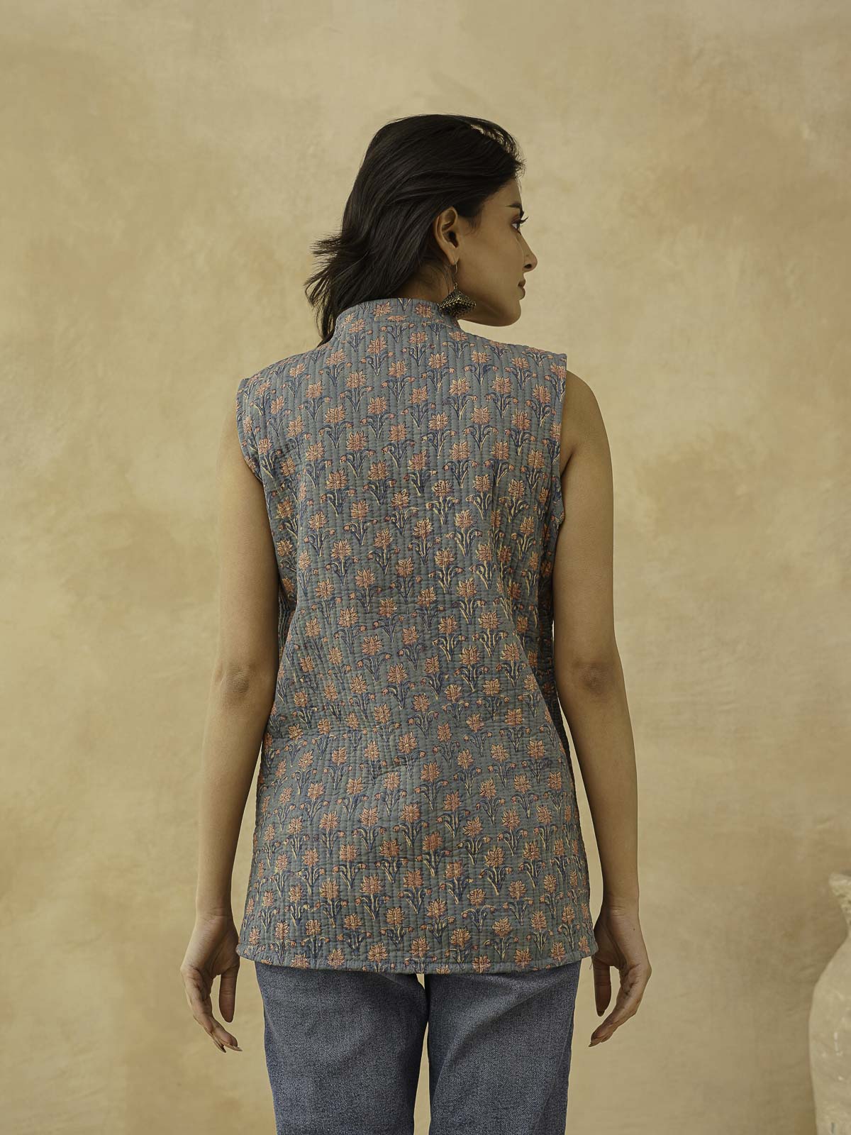 Cotton Printed Sleeveless Quilted Jacket Grey Booty