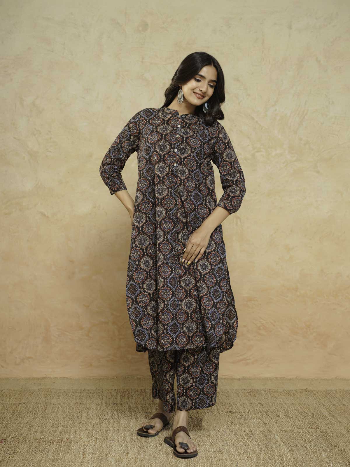 Women Ethnic Motifs Printed Cotton Pleat Set Ajrak