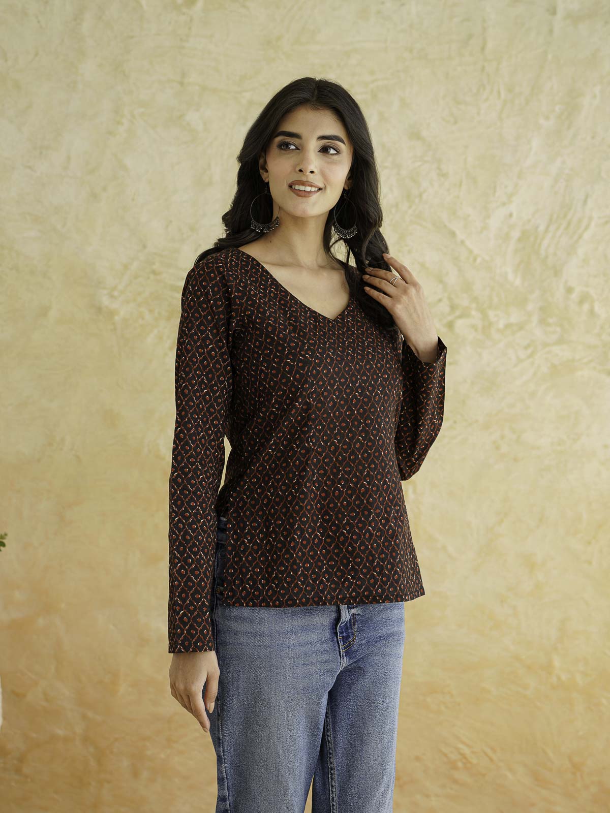 Full Sleeve Cotton Printed Classic Vee Top Black