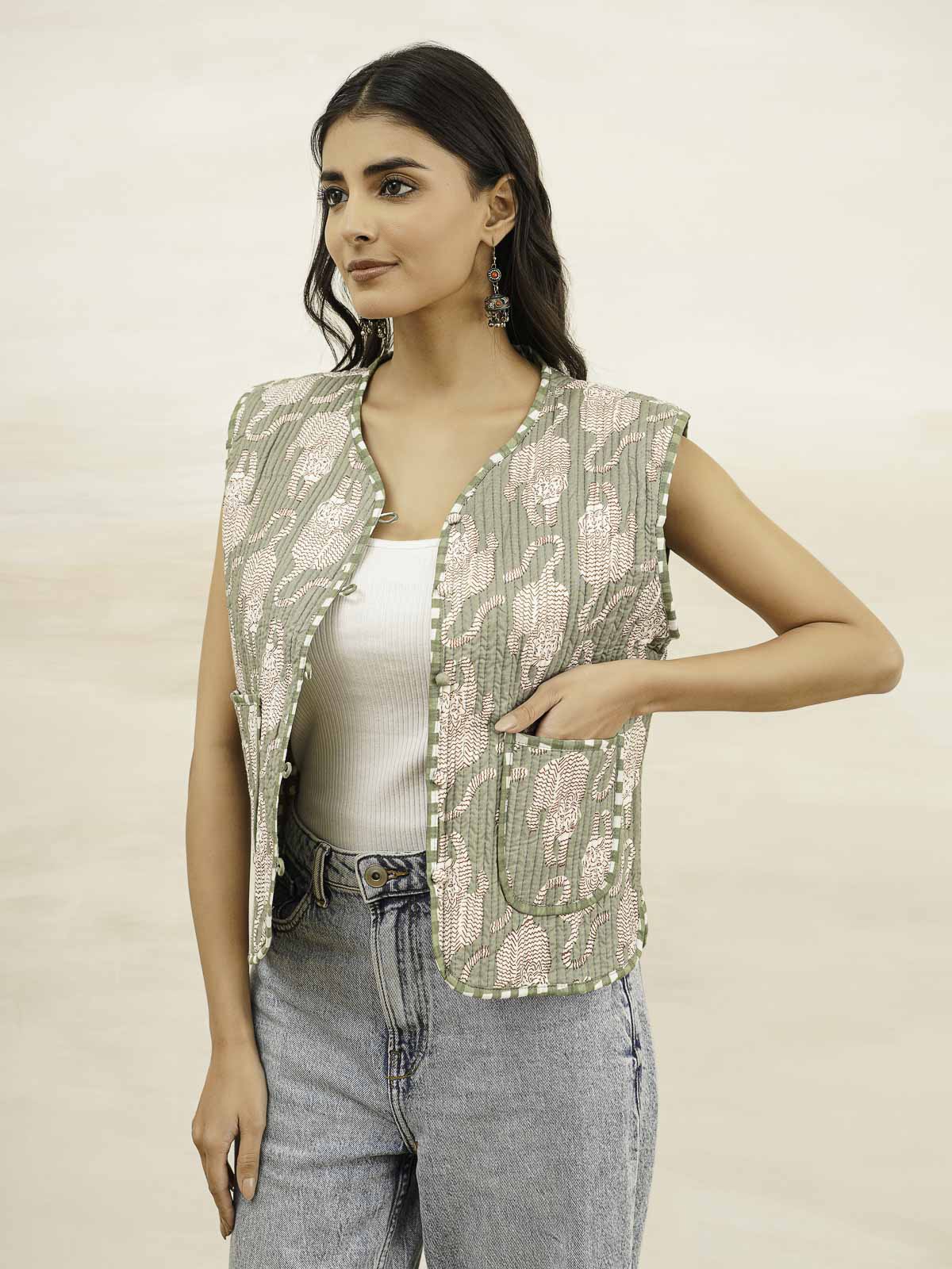 Cotton Printed Crop Sleeveless Quilted Jacket Green