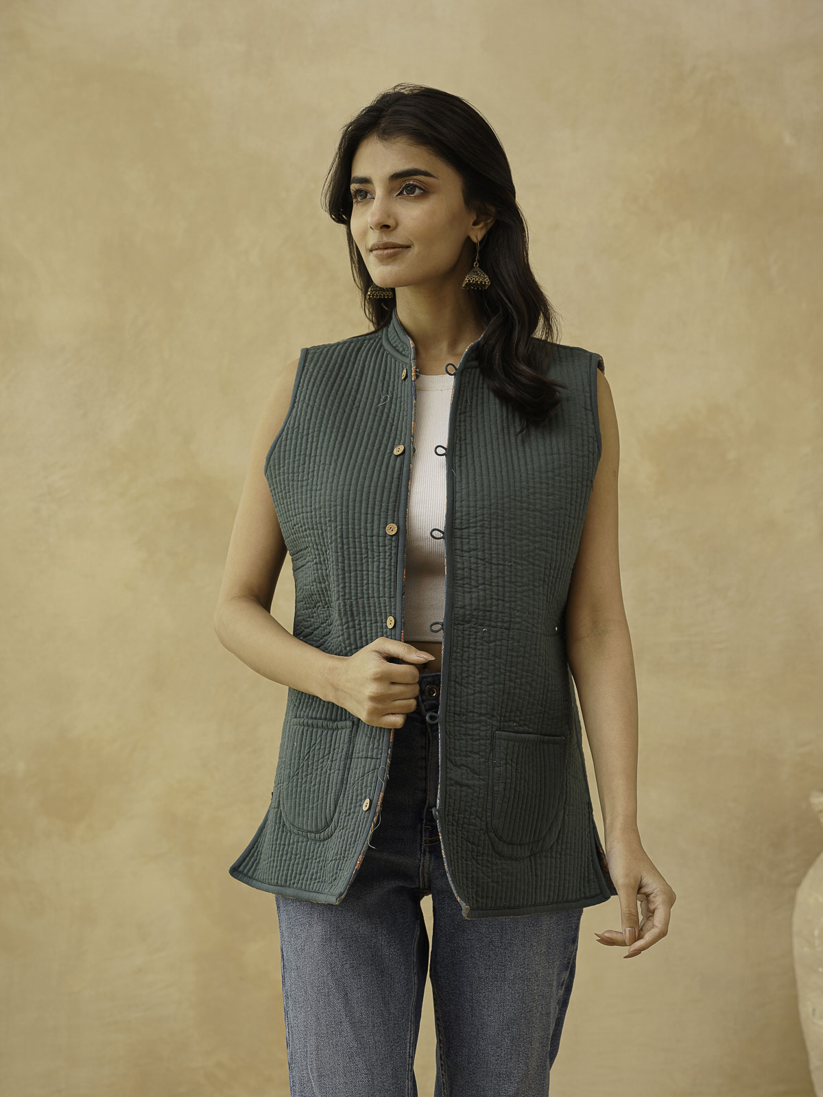 Cotton Printed Sleeveless Quilted Jacket Grey Booty