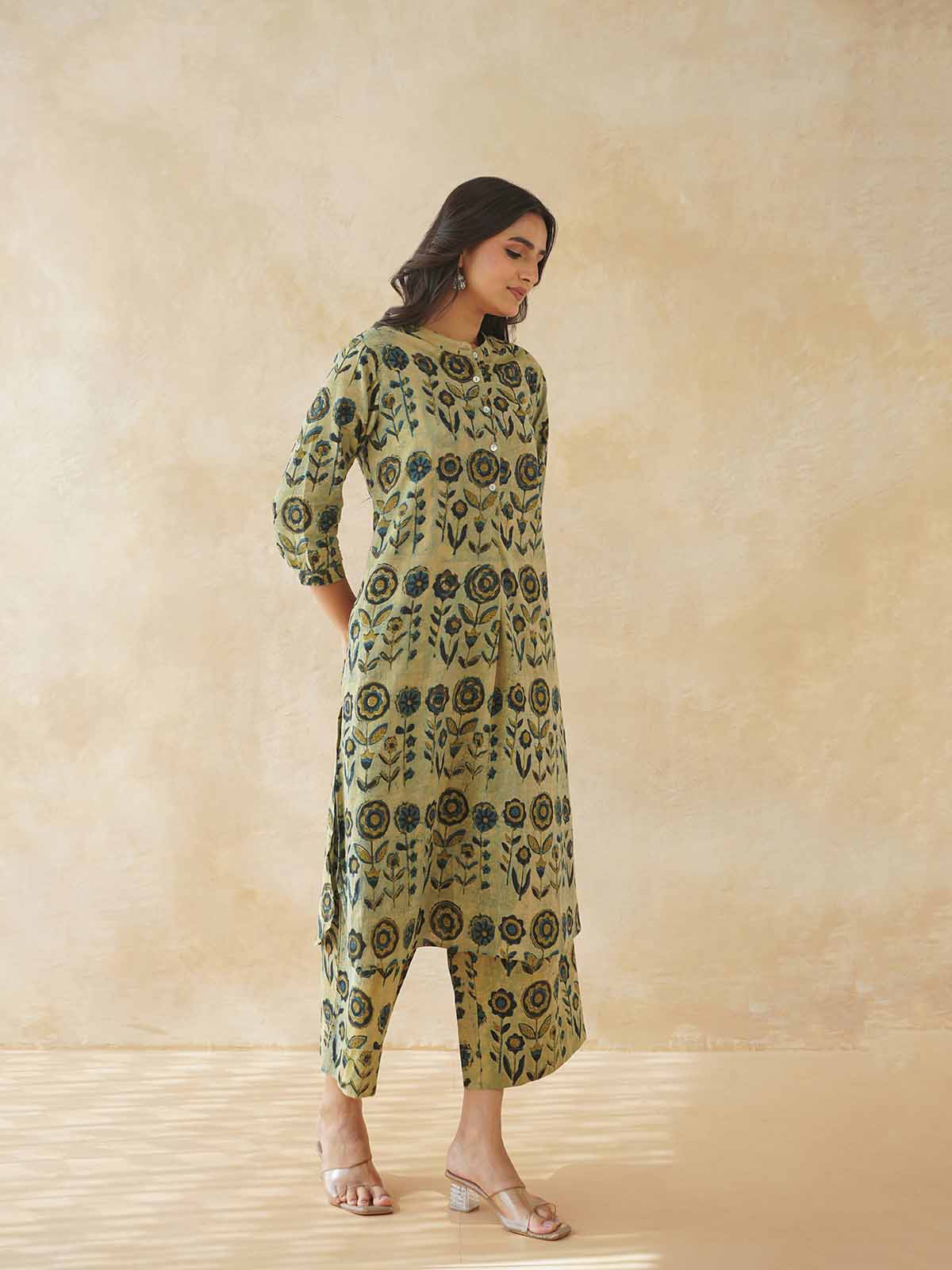 Women Ethnic Motifs Printed Cotton Pleat Set Beige