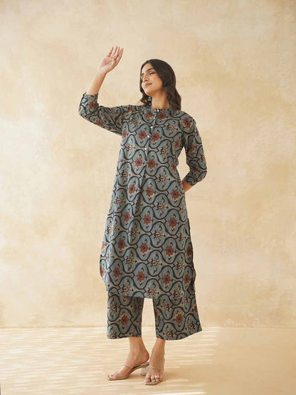 Women Ethnic Motifs Printed Cotton Pleat Set Grey