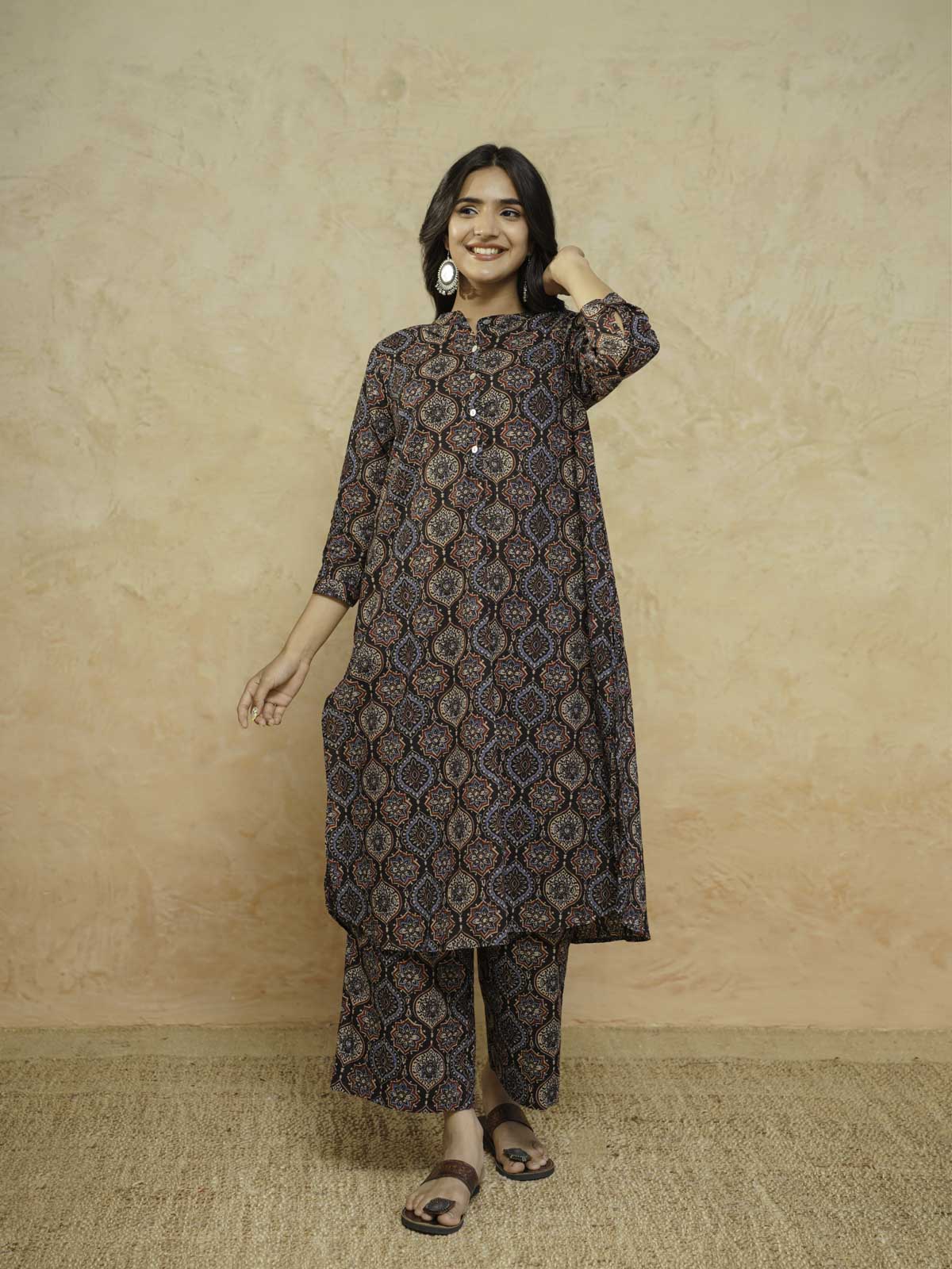 Women Ethnic Motifs Printed Cotton Pleat Set Ajrak