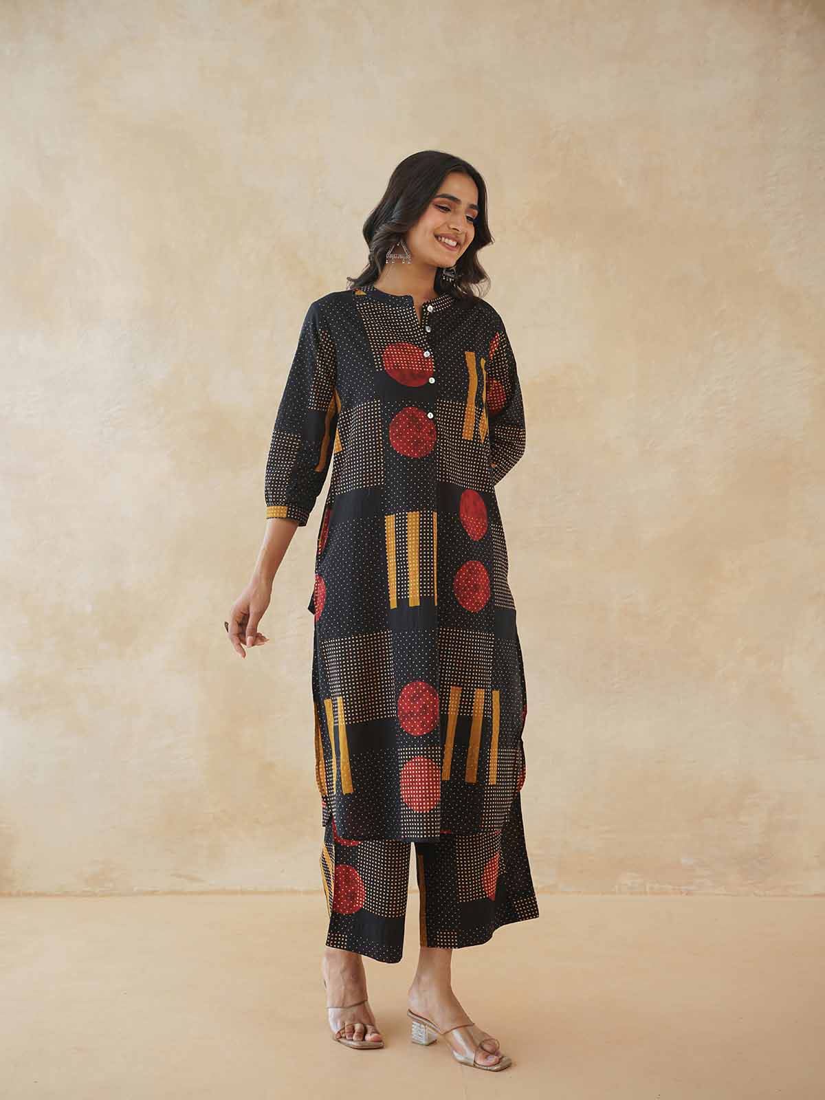 Women Ethnic Motifs Printed Cotton Pleat Set Black