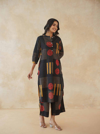 Women Ethnic Motifs Printed Cotton Pleat Set Black