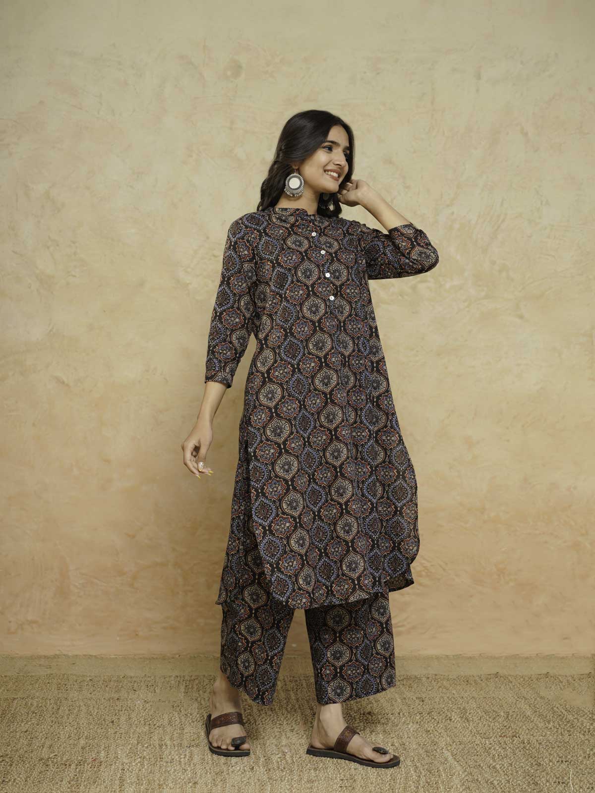 Women Ethnic Motifs Printed Cotton Pleat Set Ajrak