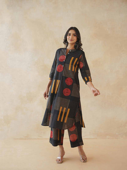Women Ethnic Motifs Printed Cotton Pleat Set Black