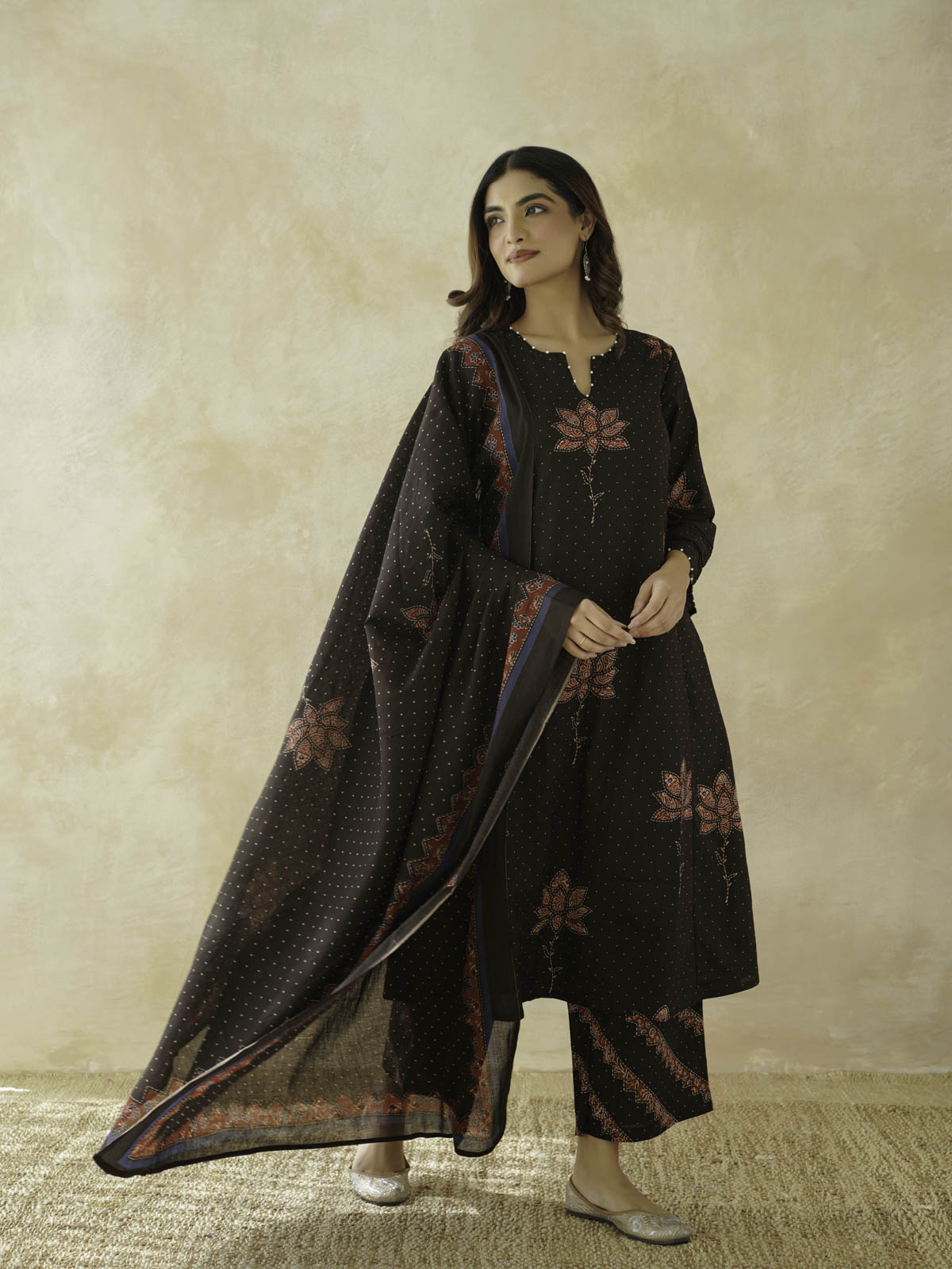 Cotton Printed Aline Geet Kurta Set For Women Black Lotus