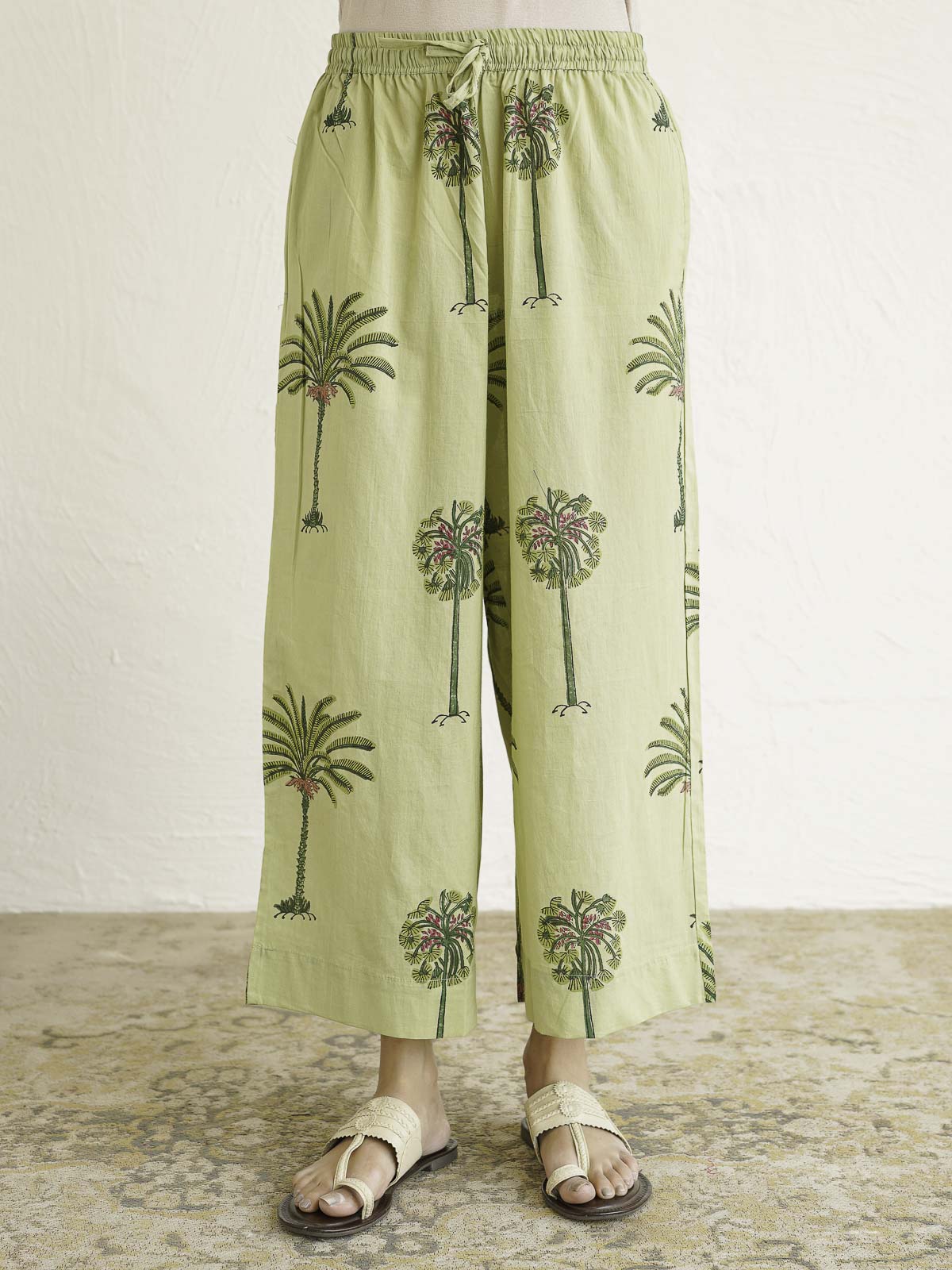 Women Ethnic Motifs Printed Cotton Pleat Set Green Tree