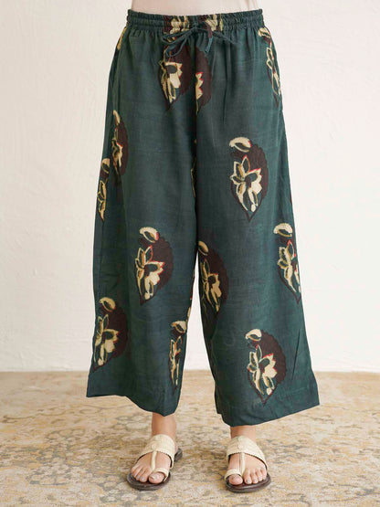 Women Ethnic Motifs Printed Cotton Pleat Set Jahuta