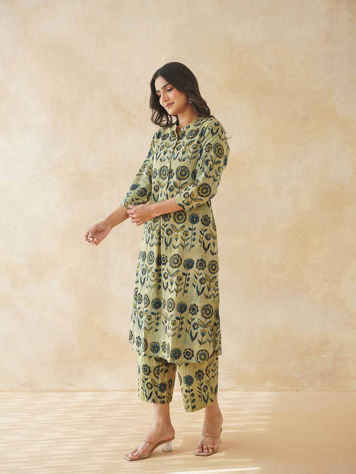Women Ethnic Motifs Printed Cotton Pleat Set Beige