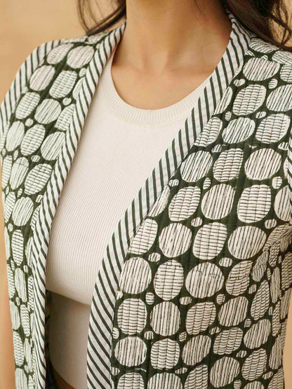 Cotton Printed Crop Sleeveless Quilted Jacket Black White