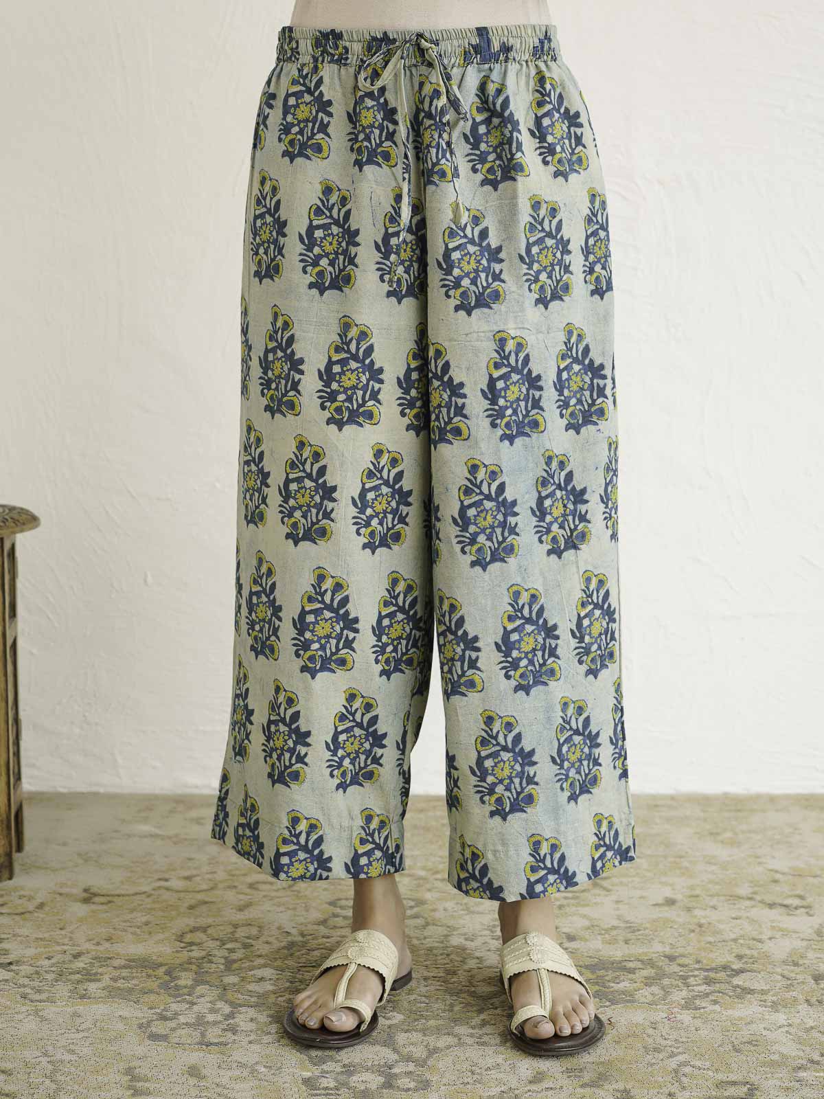 Women Ethnic Motifs Printed Cotton Pleat Set Indigo Boota