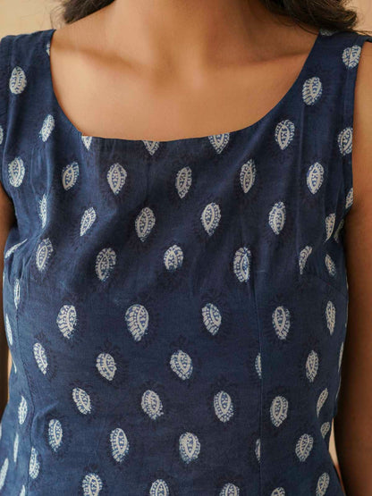 Cotton Printed Stylish Backless Tie-up Kurti Indigo