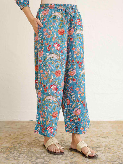 Women Ethnic Motifs Printed Cotton Pleat Set Blue Jaal