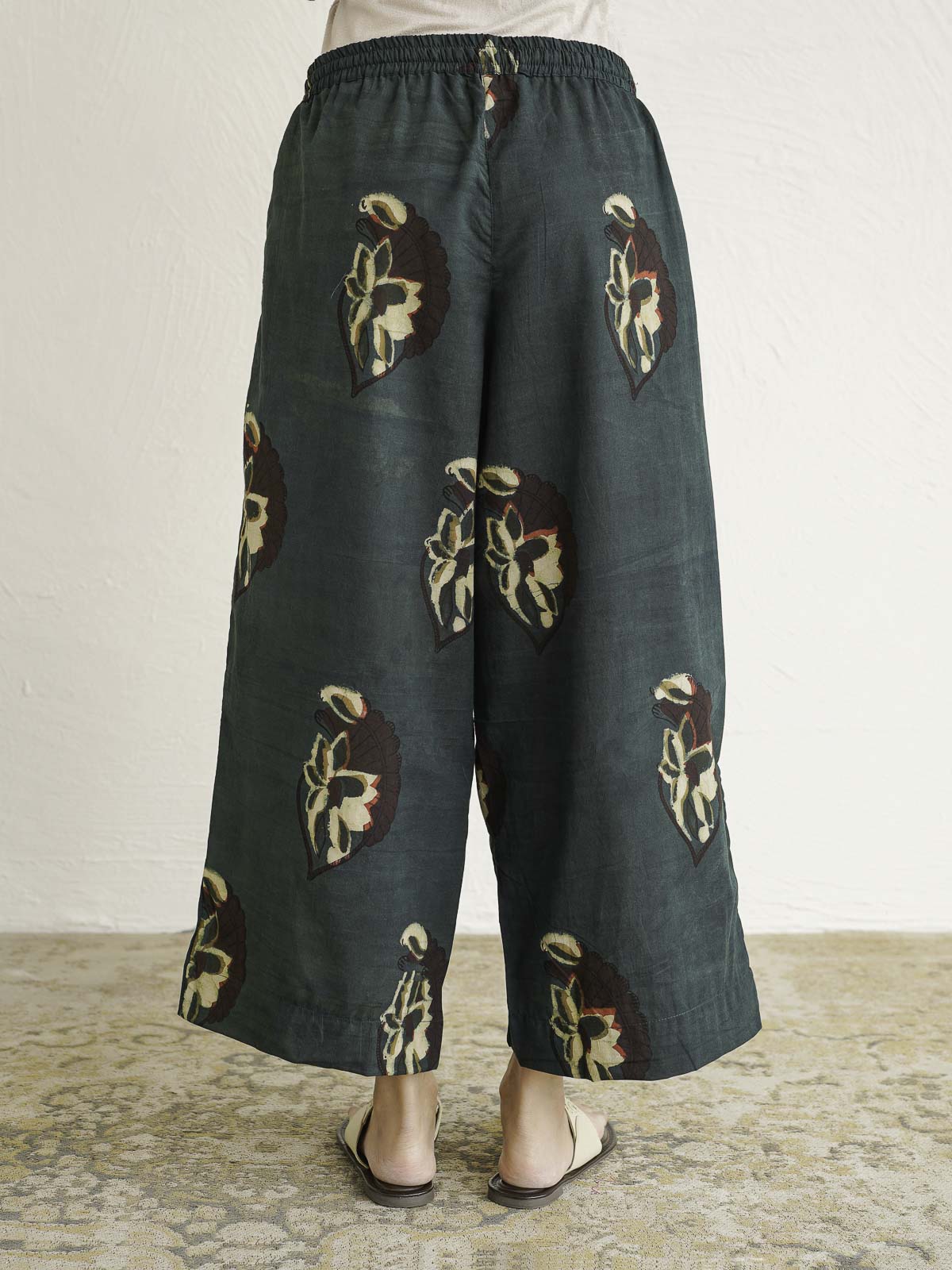 Women Ethnic Motifs Printed Cotton Pleat Set Jahuta