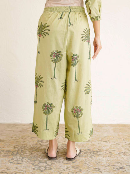 Women Ethnic Motifs Printed Cotton Pleat Set Green Tree