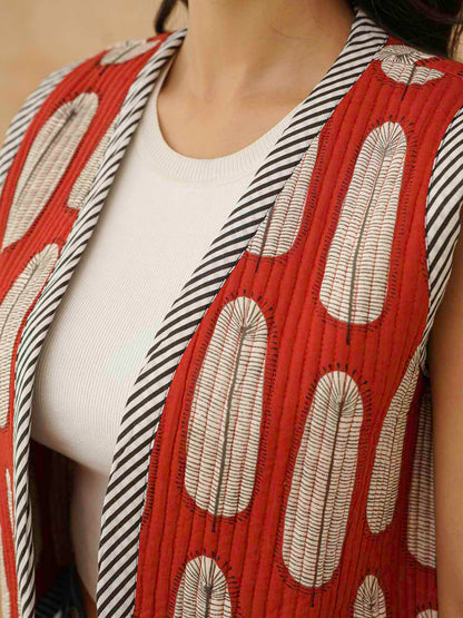 Cotton Printed Crop Sleeveless Quilted Jacket Red