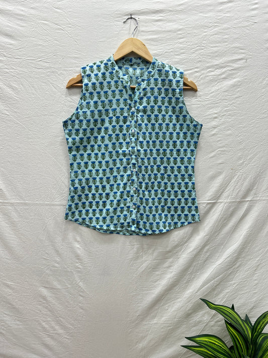 Sleevless top with buttons light blue - Goodhand